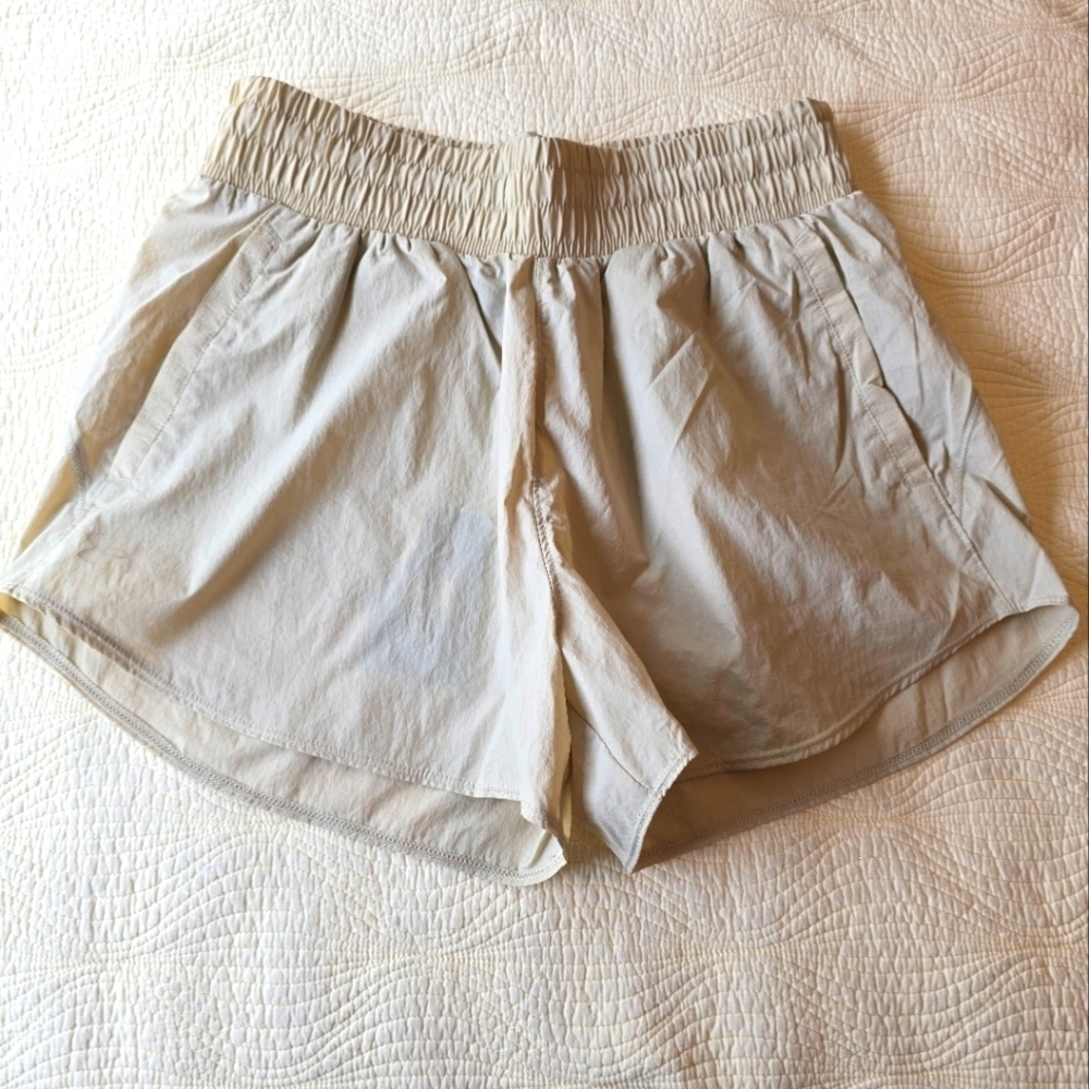 NWT Under Armour Ladies Athletic 3"  Shorts